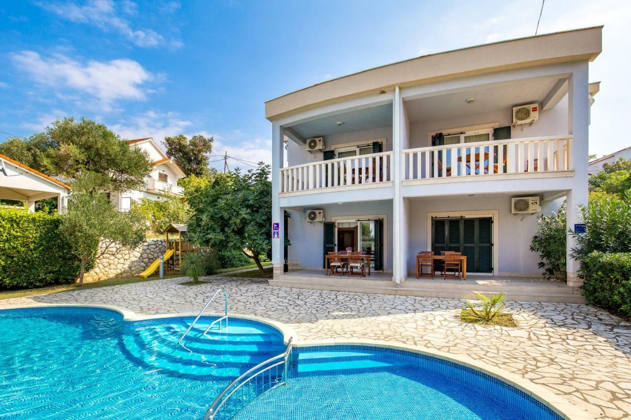 Villas Kampor Exteriör bild