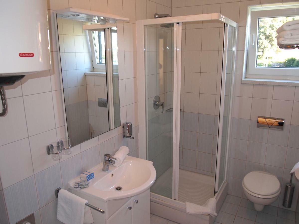 Villas Kampor Exteriör bild