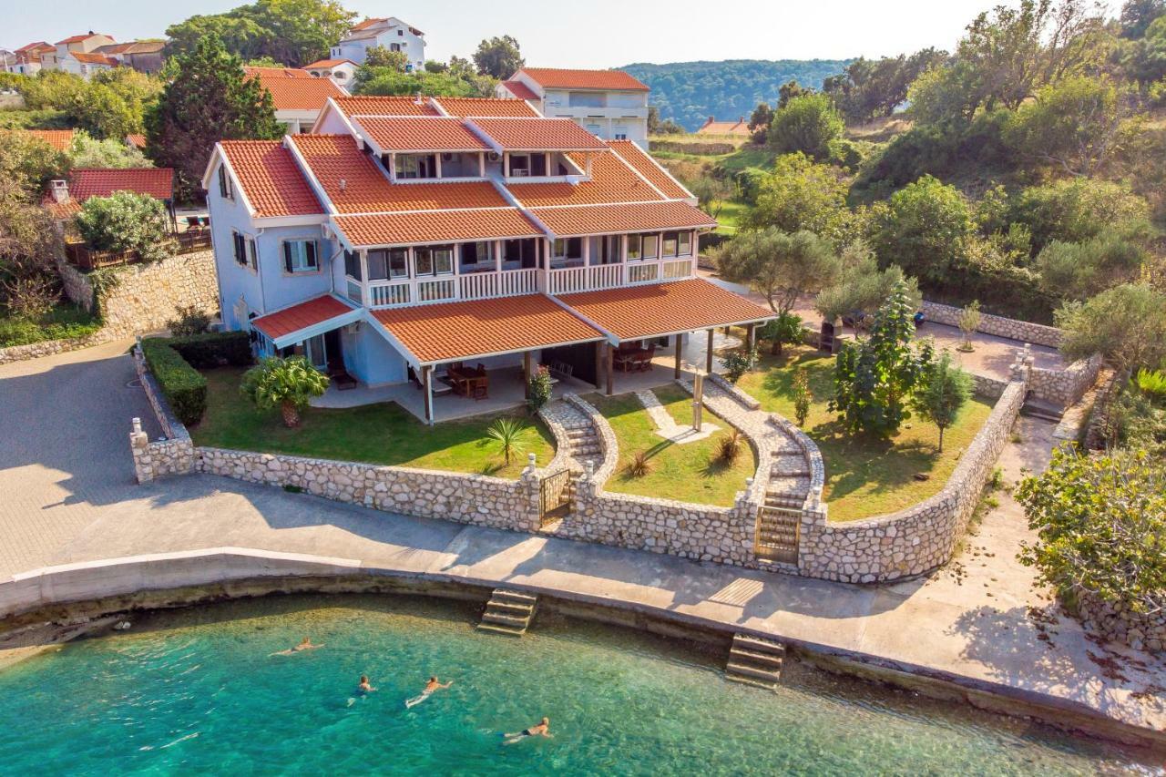 Villas Kampor Exteriör bild