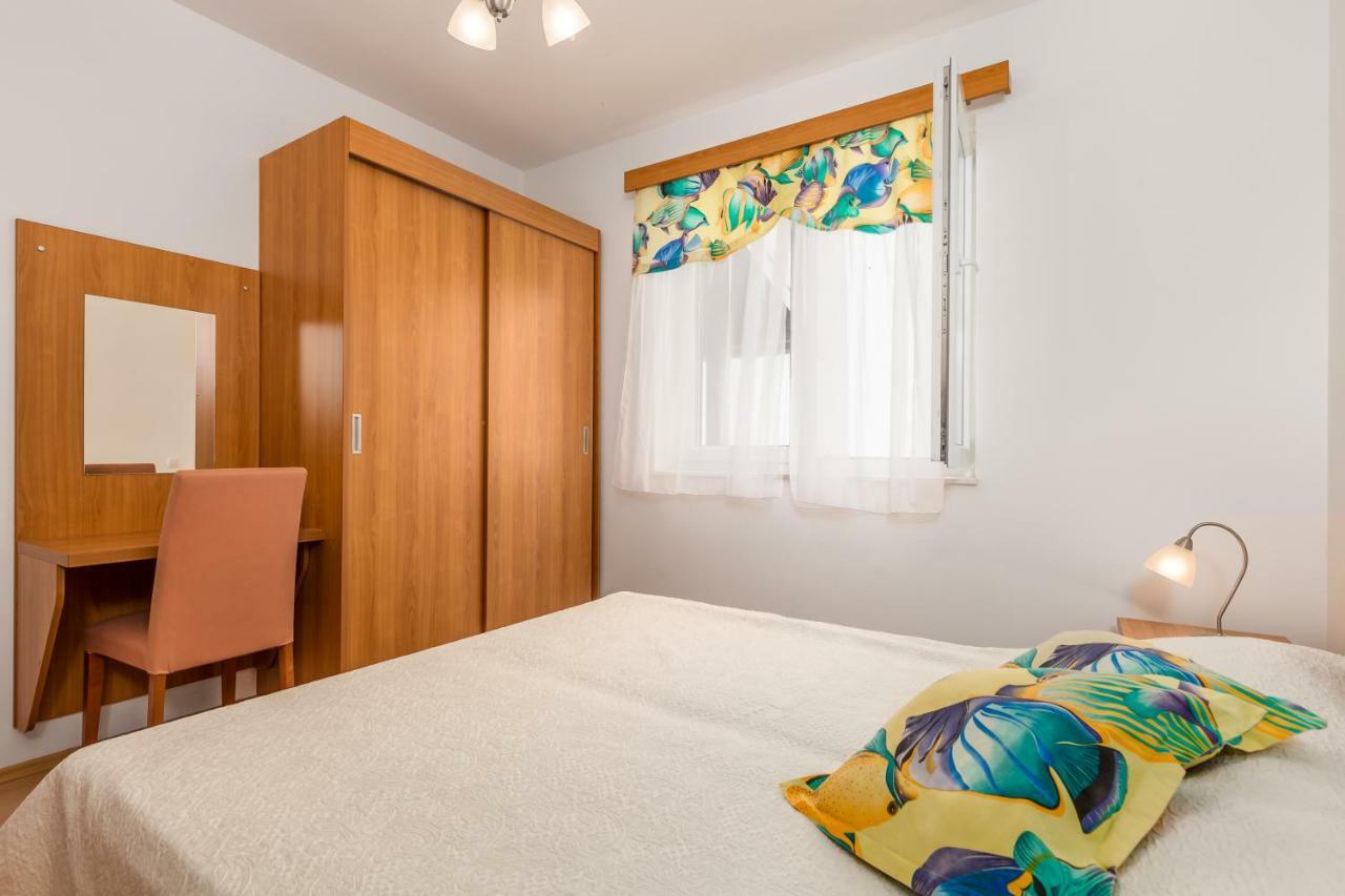 Villas Kampor Exteriör bild