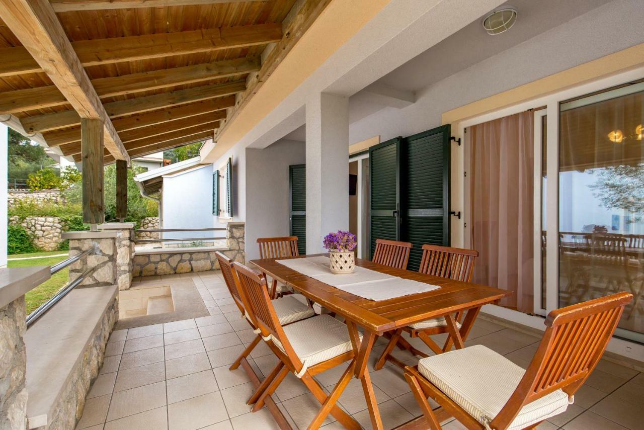 Villas Kampor Exteriör bild