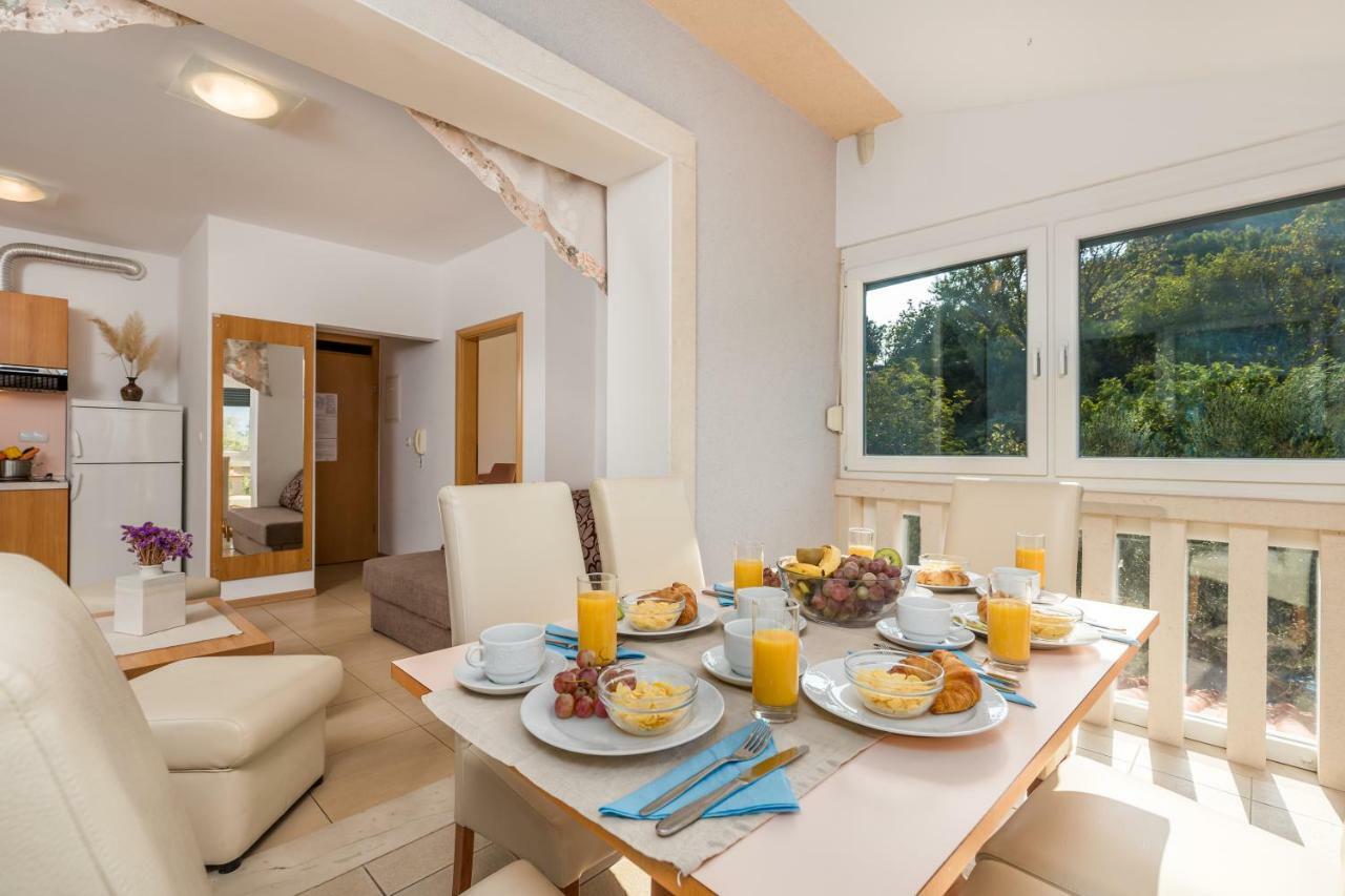 Villas Kampor Exteriör bild